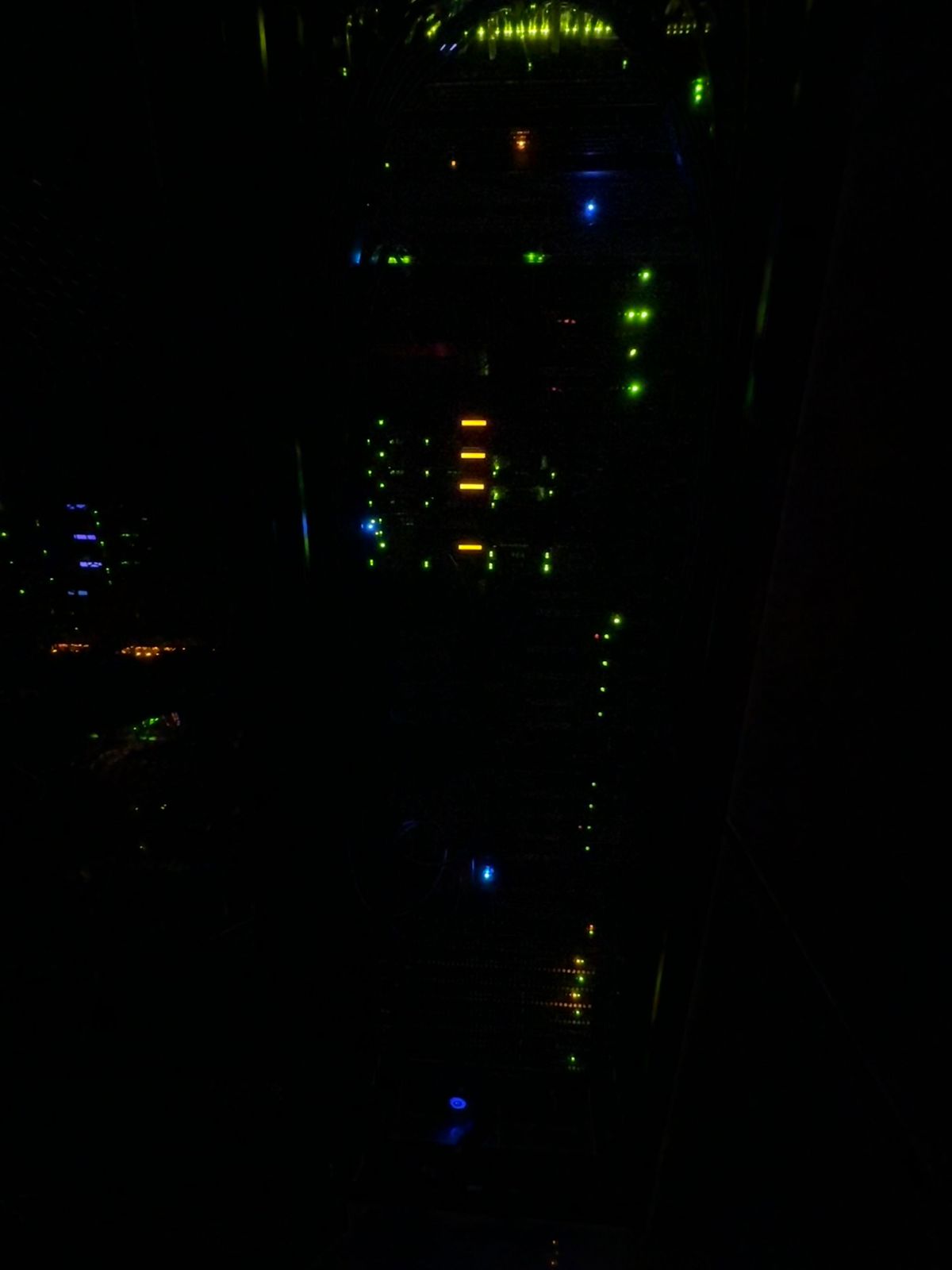 Racks cerrados del DataCenter INANetworks en Santiago Chile